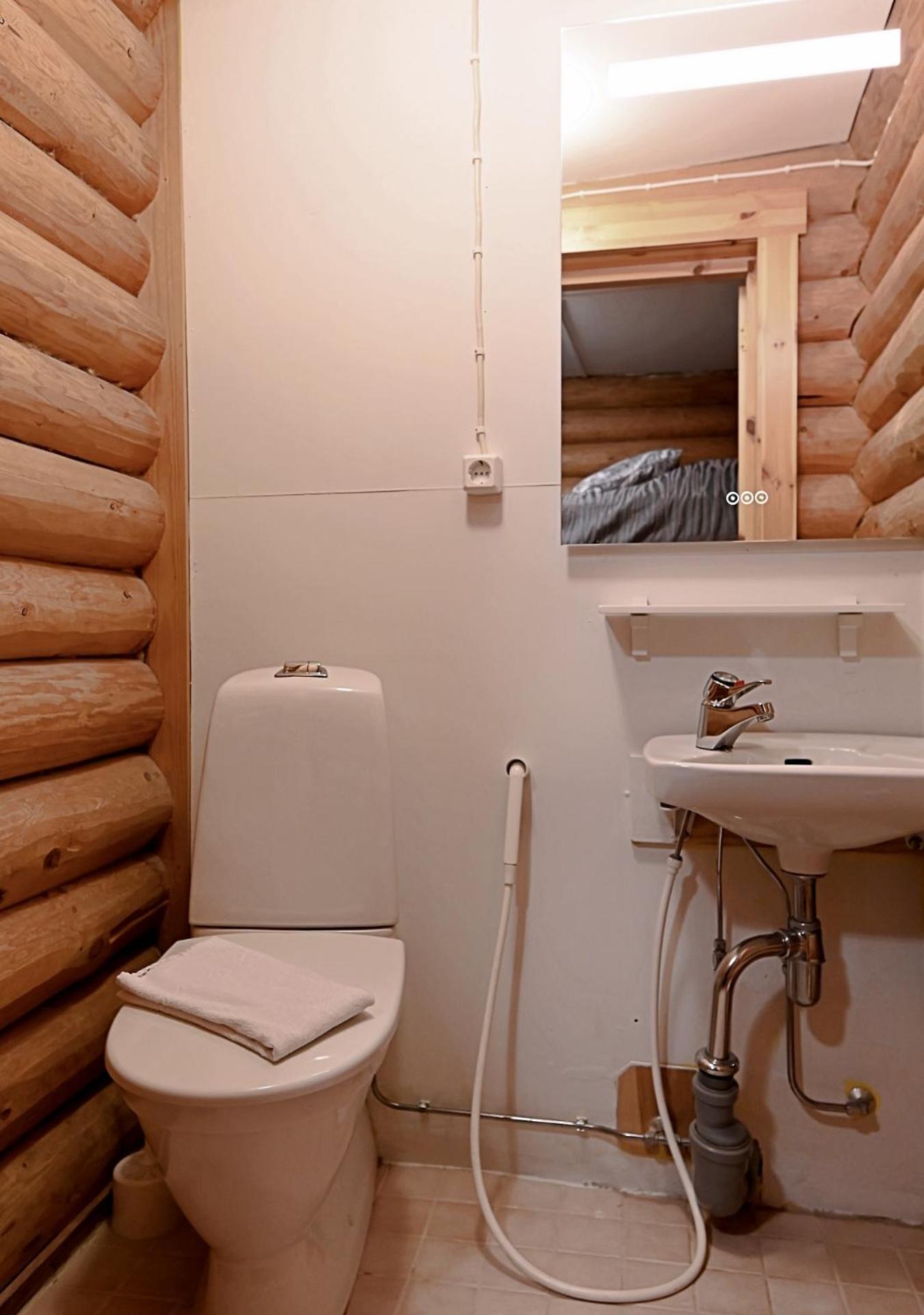 Classic Log Cabin Ski-In Ski-Out Levi Room photo