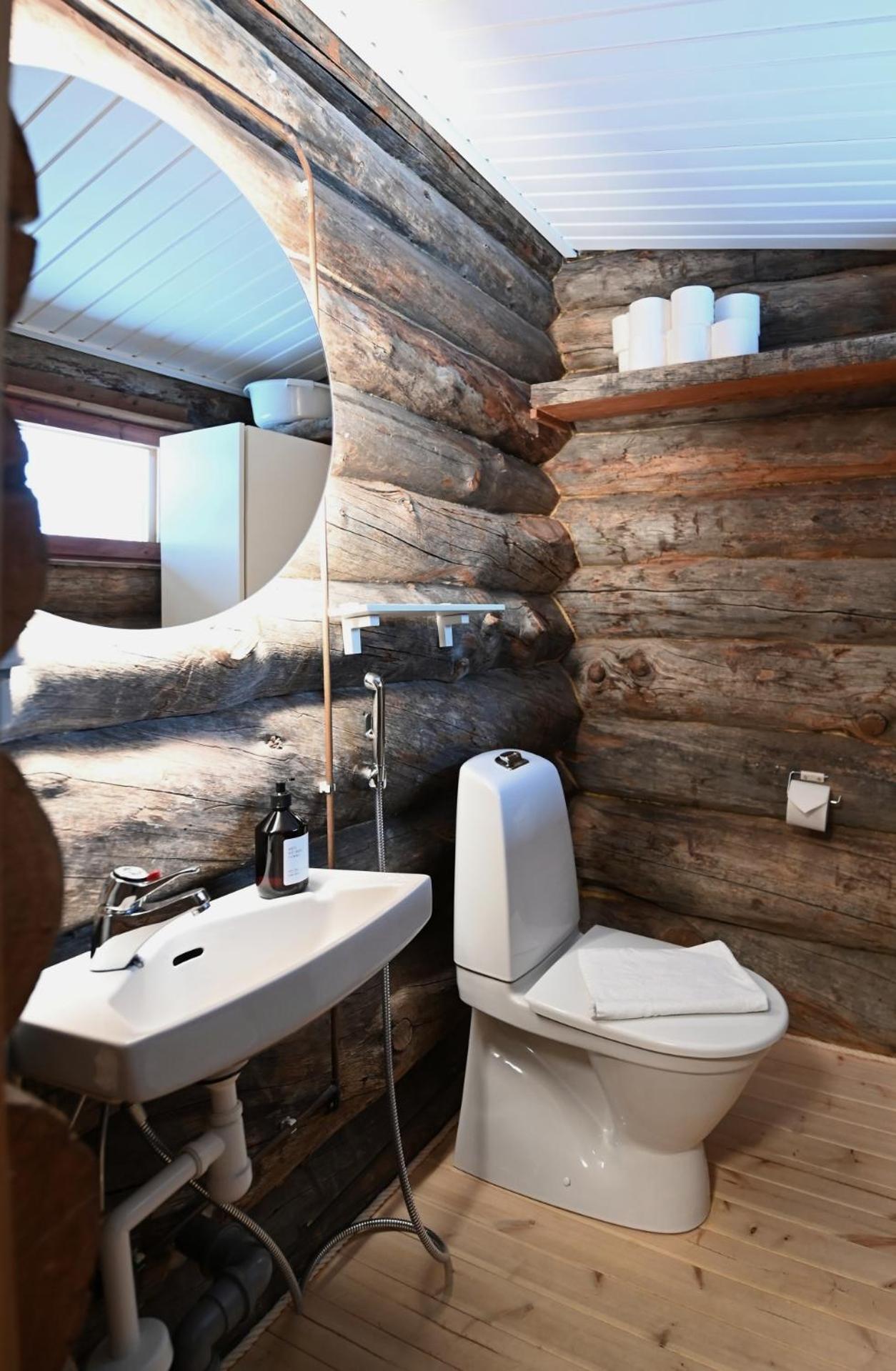 Classic Log Cabin Ski-In Ski-Out Levi Exterior photo