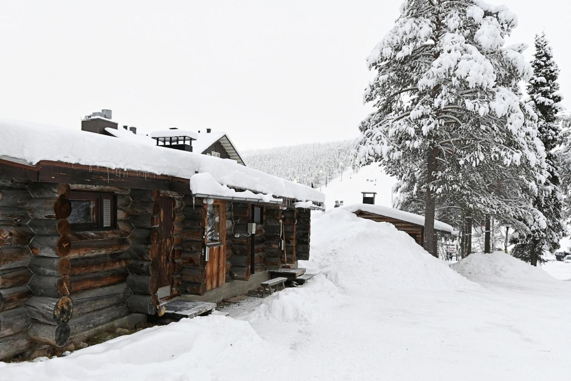 Classic Log Cabin Ski-In Ski-Out Levi Room photo